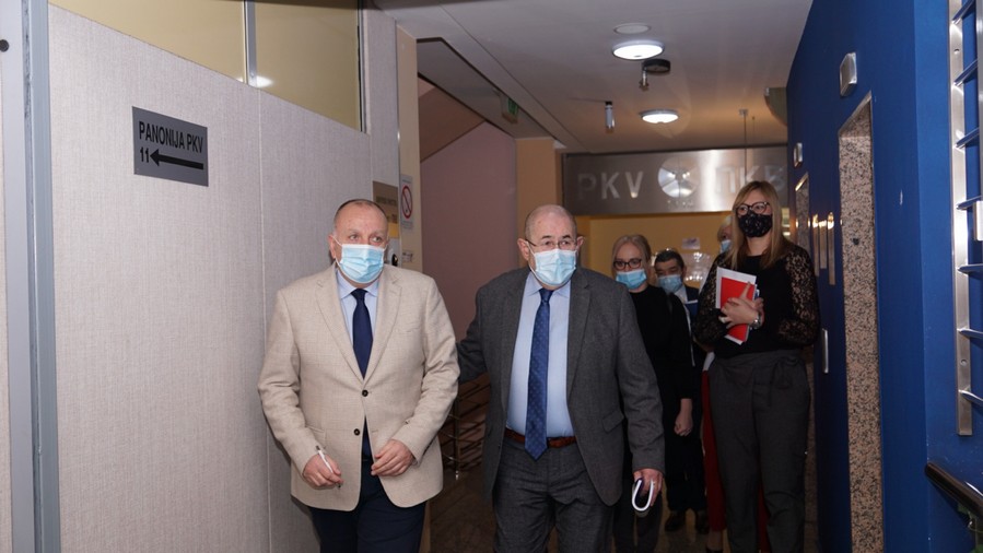 У Привредној комори Војводине одржан је састанак председника Привредне коморе Војводине Бошка Вучуревића и председника Скупштине АП Војводине Иштвана Пастора